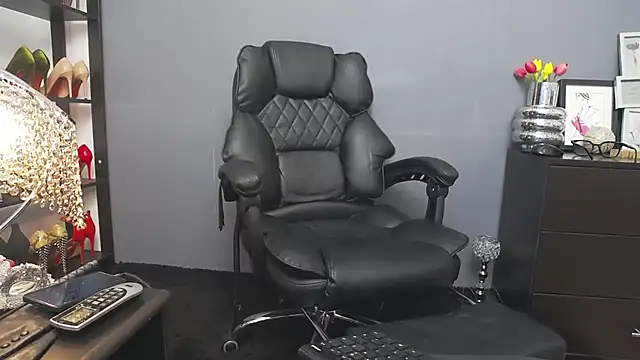 MissVonnTease online show from 04-21-26, 05:08
