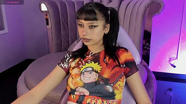 Snapshot of Seren_Bleck chatting on 03-18-25, 02:18 Seren Bleck online show from 03-18-25, 02:18