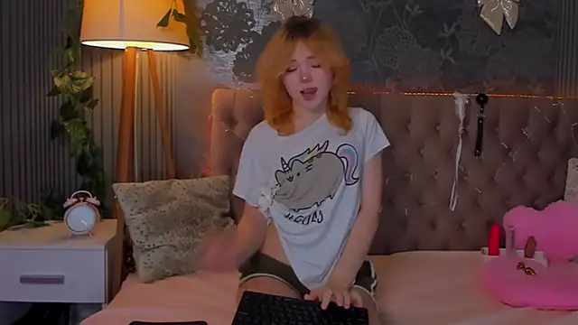 EmilyAngells online show from 12-22-25, 06:46