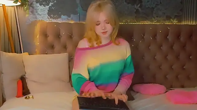 Snapshot of EmilyAngells chatting on 03-02-26, 06:47 EmilyAngells online show from 03-02-26, 06:47