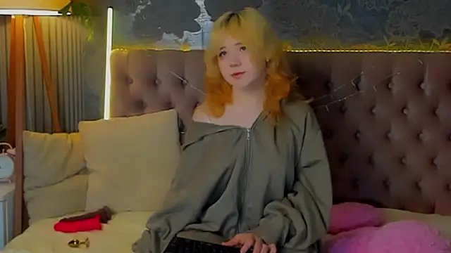 Snapshot of EmilyAngells chatting on 02-12-26, 06:46 EmilyAngells online show from 02-12-26, 06:46