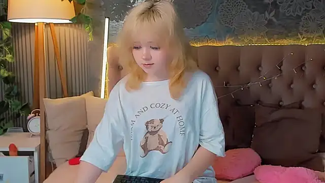 EmilyAngells online show from 03-20-26, 07:09