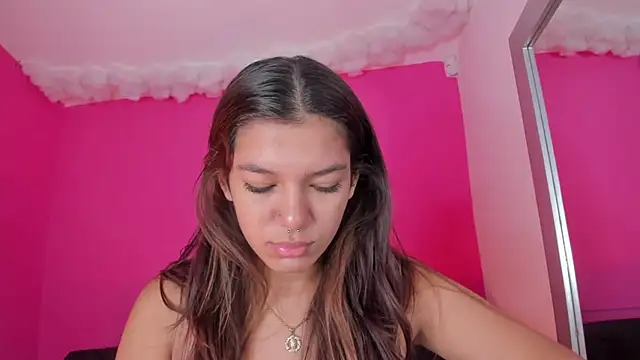 Snapshot of violett_24_ chatting on 03-08-25, 12:09 violett 24 online show from 03-08-25, 12:09