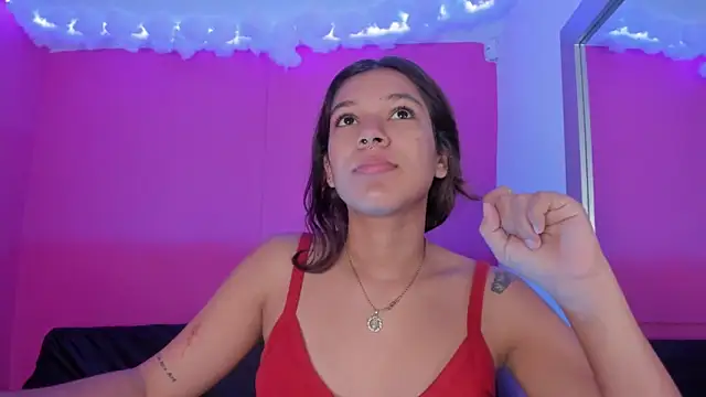 Snapshot of violett_24_ chatting on 03-19-25, 12:56 violett 24 online show from 03-19-25, 12:56
