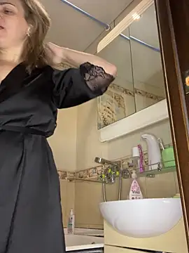 Lusi Luxary online show from 11-26-25, 05:51