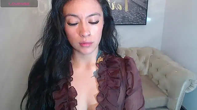 Snapshot of Isabella_Collen_v chatting on 06-13-26, 01:09 Isabella Collen v online show from 06-13-26, 01:09