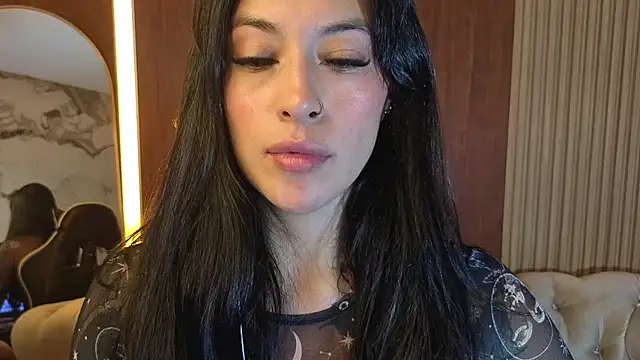 Snapshot of Isabella_Collen_v chatting on 07-09-26, 01:10 Isabella Collen v online show from 07-09-26, 01:10