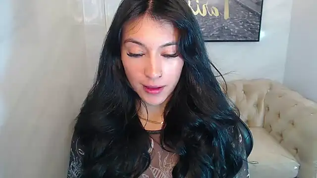 Isabella Collen v online show from 05-19-26, 01:18