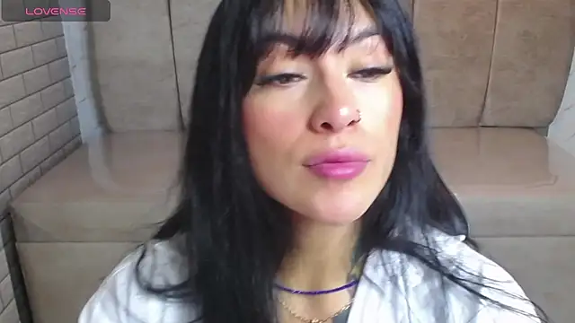 Isabella Collen v online show from 11-23-25, 01:10