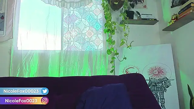 NicoleFox23  online show from 11-22-25, 10:30