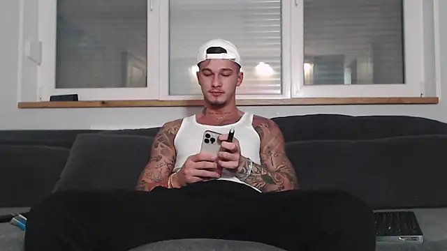 Snapshot of Zzedd chatting on 02-20-25, 10:26 Zzedd online show from 02-20-25, 10:26