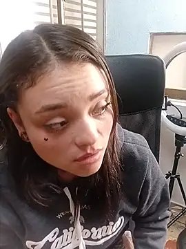 ChloeAllennn online show from 05-19-26, 02:02