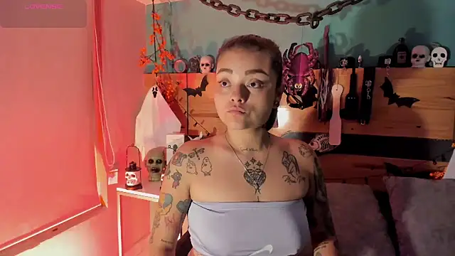 ChloeAllennn online show from 10-28-25, 11:53