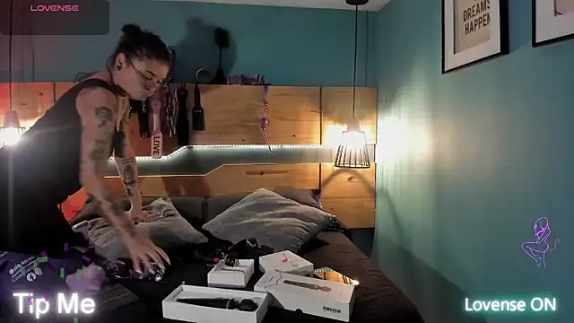 ChloeAllennn online show from 11-05-25, 11:57