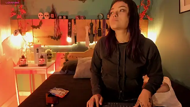 ChloeAllennn online show from 11-01-25, 12:10