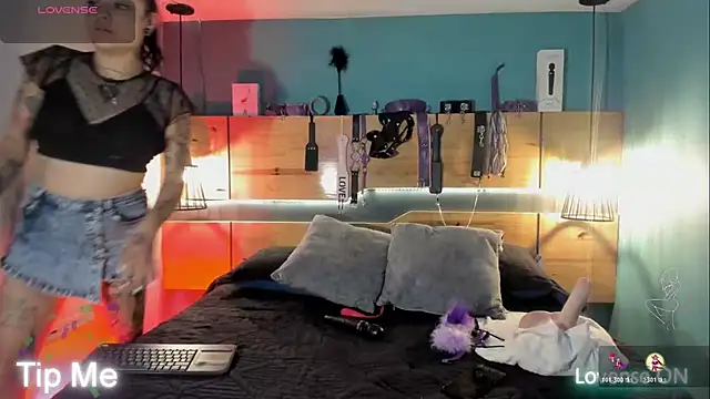 ChloeAllennn online show from 11-06-25, 11:47