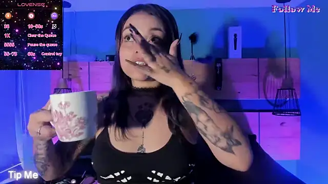 ChloeAllennn online show from 12-04-25, 11:53