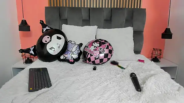 Snapshot of Georgina_Vega chatting on 10-28-25, 04:13 Georgina Vega online show from 10-28-25, 04:13