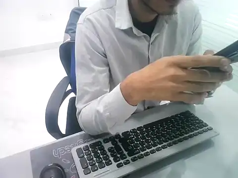 rahulkajuuu0909 online show from 12-02-25, 10:50