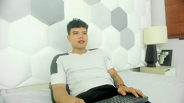 Axel Forte online show from 03-31-26, 01:35