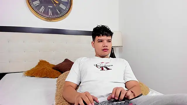 Axel Forte online show from 05-15-26, 01:42