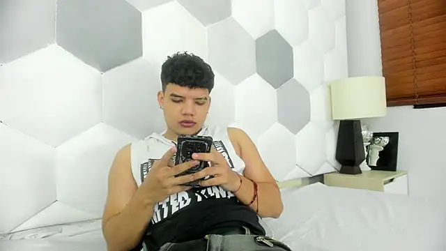 Axel Forte online show from 03-25-26, 01:21