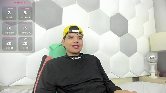 Axel Forte online show from 10-29-25, 01:32