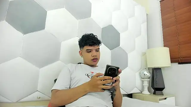 Axel Forte online show from 12-18-25, 12:42