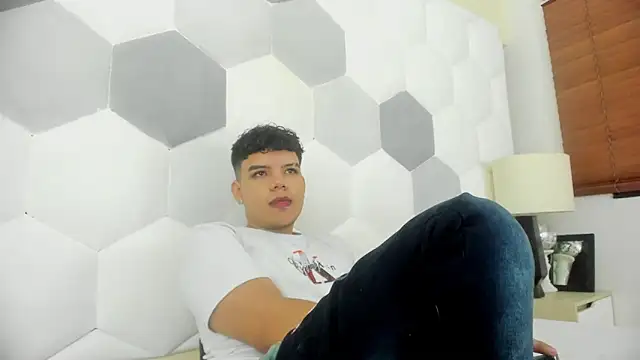 Axel Forte online show from 03-21-26, 02:10