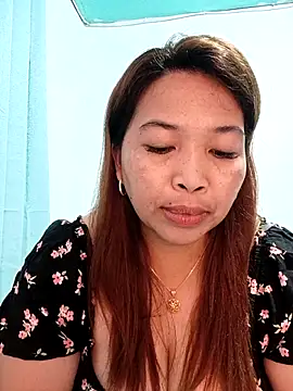 Snapshot of Sweet_fatty18 chatting on 02-17-26, 04:32 Sweet fatty18 online show from 02-17-26, 04:32