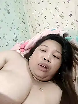 Snapshot of Sweet_fatty18 chatting on 02-17-25, 04:09 Sweet fatty18 online show from 02-17-25, 04:09