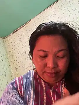 Snapshot of Sweet_fatty18 chatting on 02-14-25, 04:04 Sweet fatty18 online show from 02-14-25, 04:04