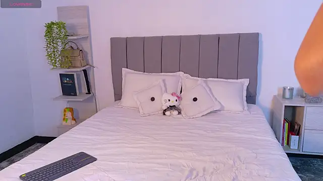 zarahCute online show from 11-22-25, 11:58