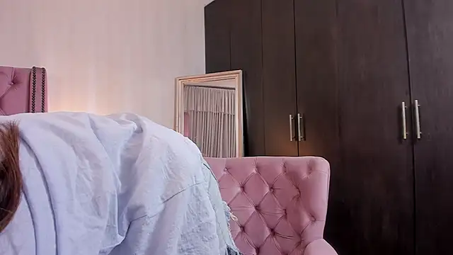 natashaleightt online show from 04-10-26, 02:29