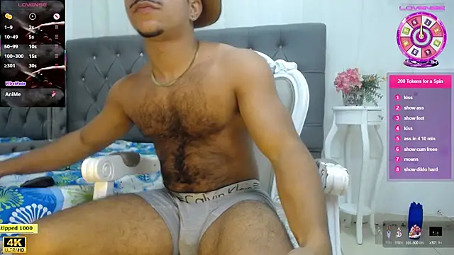 Snapshot of Javier_Hot27 chatting on 10-07-25, 07:37 Javier Hot27 online show from 10-07-25, 07:37