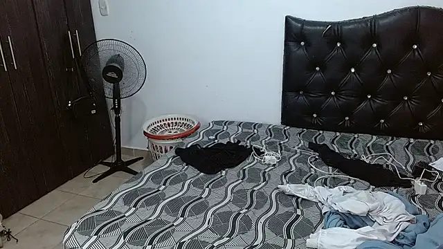 Snapshot of Javier_Hot27 chatting on 02-23-26, 04:18 Javier Hot27 online show from 02-23-26, 04:18