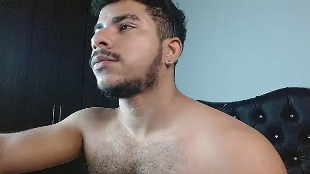 Snapshot of Javier_Hot27 chatting on 02-13-26, 06:08 Javier Hot27 online show from 02-13-26, 06:08