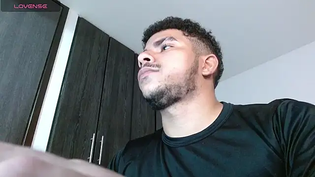 Snapshot of Javier_Hot27 chatting on 02-01-26, 03:38 Javier Hot27 online show from 02-01-26, 03:38