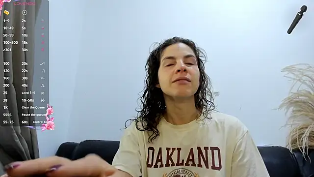 jessyegoldenn online show from 05-13-26, 04:36
