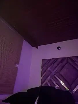 MichelleDiaz Pink online show from 10-04-25, 06:48