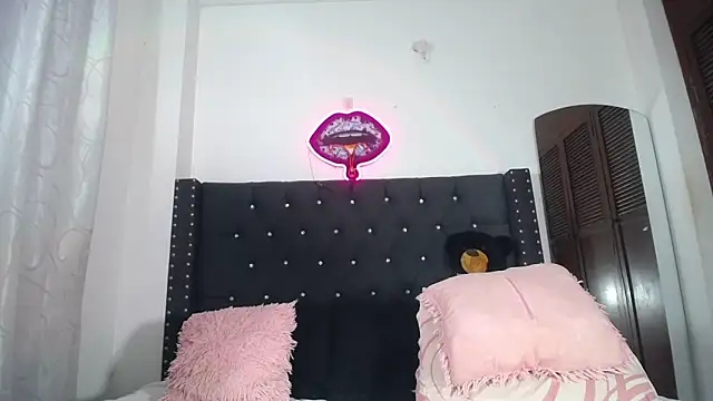 AprilHotty online show from 04-21-26, 09:32