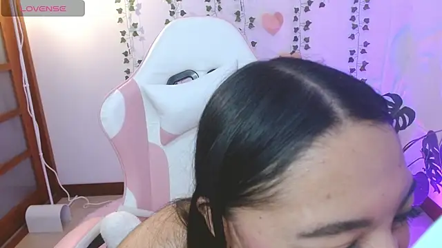 Snapshot of hellokitty__valery chatting on 06-13-26, 03:37 hellokitty valery online show from 06-13-26, 03:37