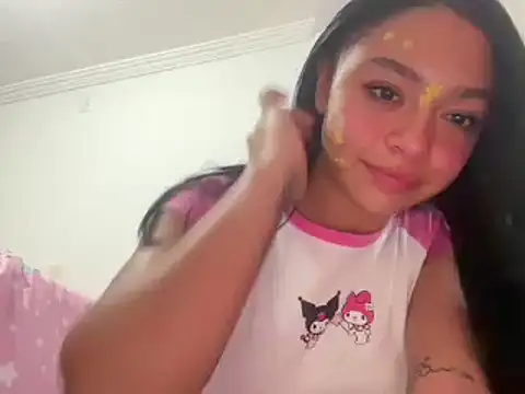 Snapshot of hellokitty__valery chatting on 03-06-25, 02:19 hellokitty valery online show from 03-06-25, 02:19