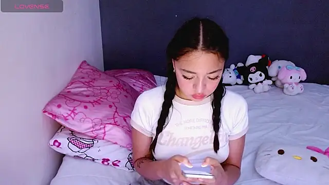 Snapshot of hellokitty__valery chatting on 02-12-26, 11:04 hellokitty valery online show from 02-12-26, 11:04