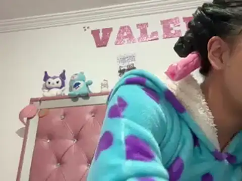 Snapshot of hellokitty__valery chatting on 02-27-25, 02:25 hellokitty valery online show from 02-27-25, 02:25
