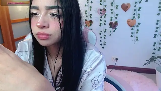 Snapshot of hellokitty__valery chatting on 06-25-26, 01:58 hellokitty valery online show from 06-25-26, 01:58