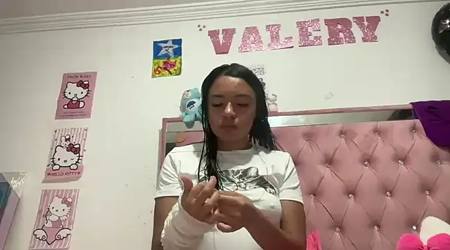 Snapshot of hellokitty__valery chatting on 03-19-25, 02:59 hellokitty valery online show from 03-19-25, 02:59