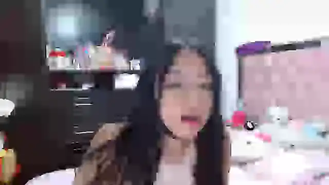 Snapshot of hellokitty__valery chatting on 03-23-25, 03:21 hellokitty valery online show from 03-23-25, 03:21
