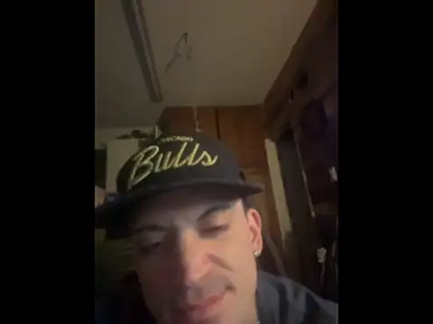 Polaroid White online show from 12-21-25, 04:58