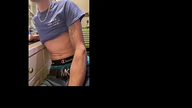 Polaroid White online show from 11-11-25, 11:27